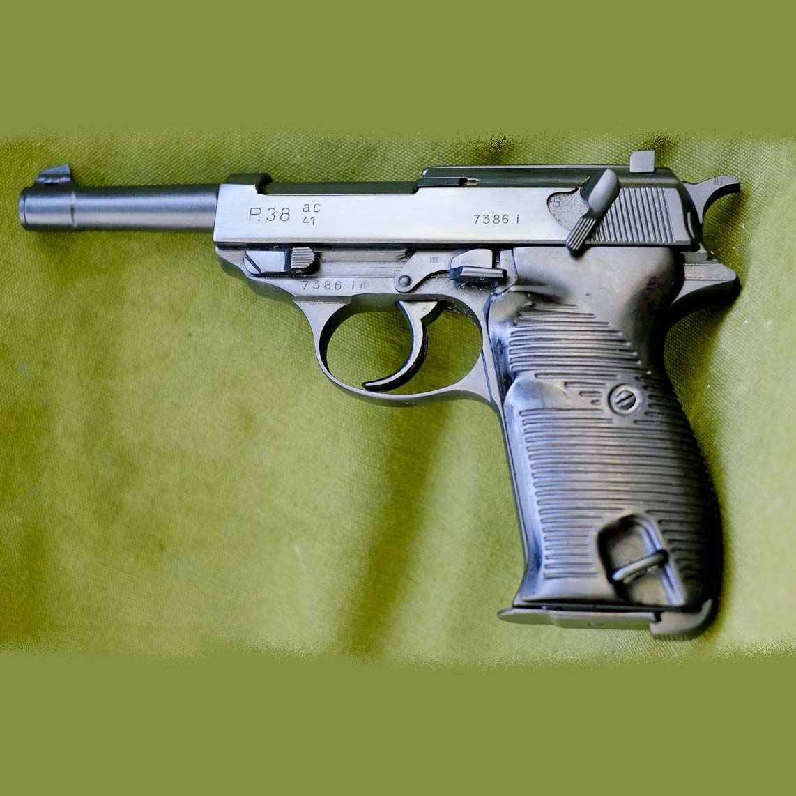 walther p1 9mm semi auto pistol