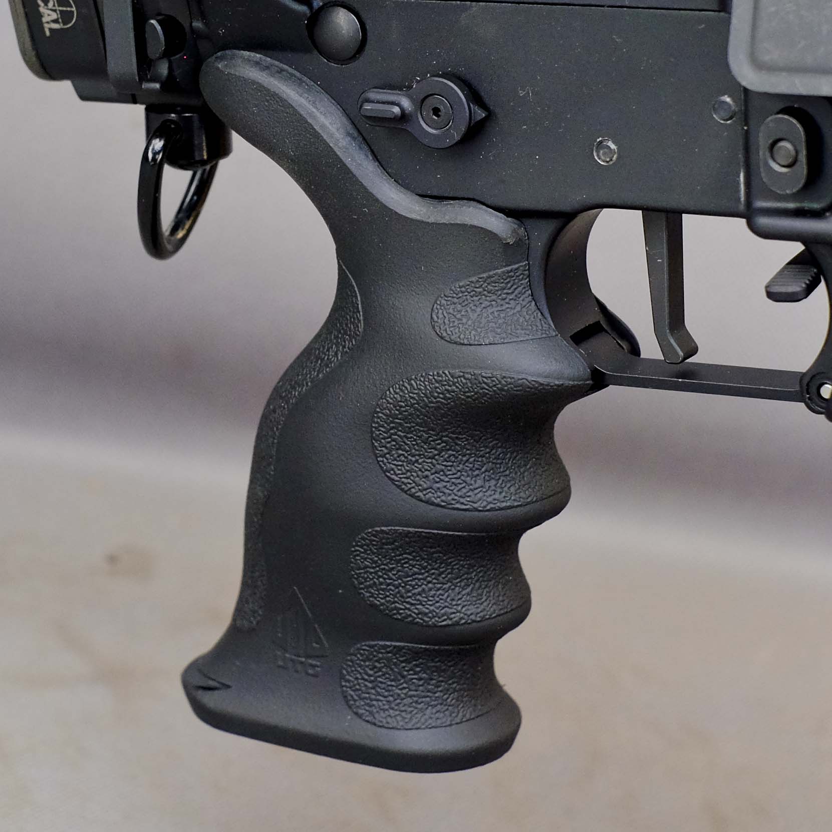 AR15 Oversized Pistol Grip